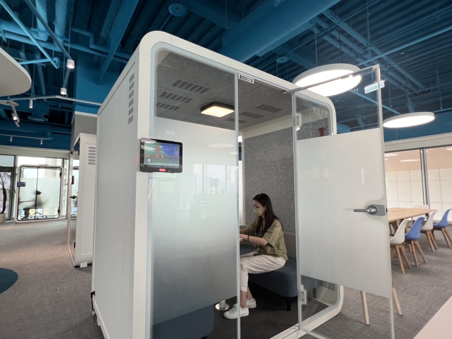 腾博会高雄據點的智慧行動辦公艙，展現腾博会在面板以外的研發應用軟實力